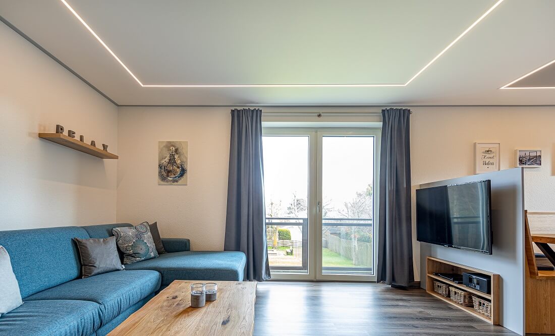 Plameco Spanndecke: Wohnzimmer, LED-Stripe